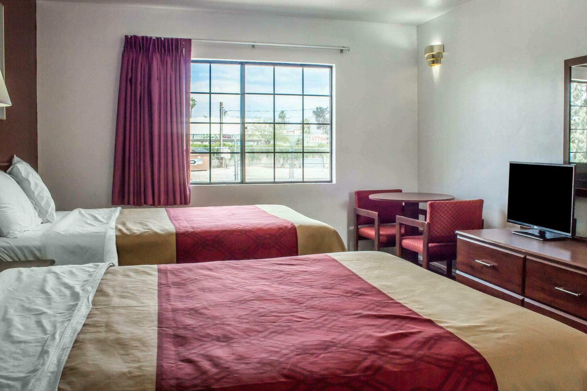 Econo Lodge Тусон Екстериор снимка
